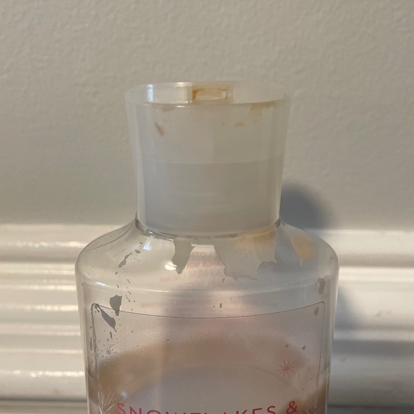 5 for $20: Bath and Body Works body lotion - Picture 3 of 5